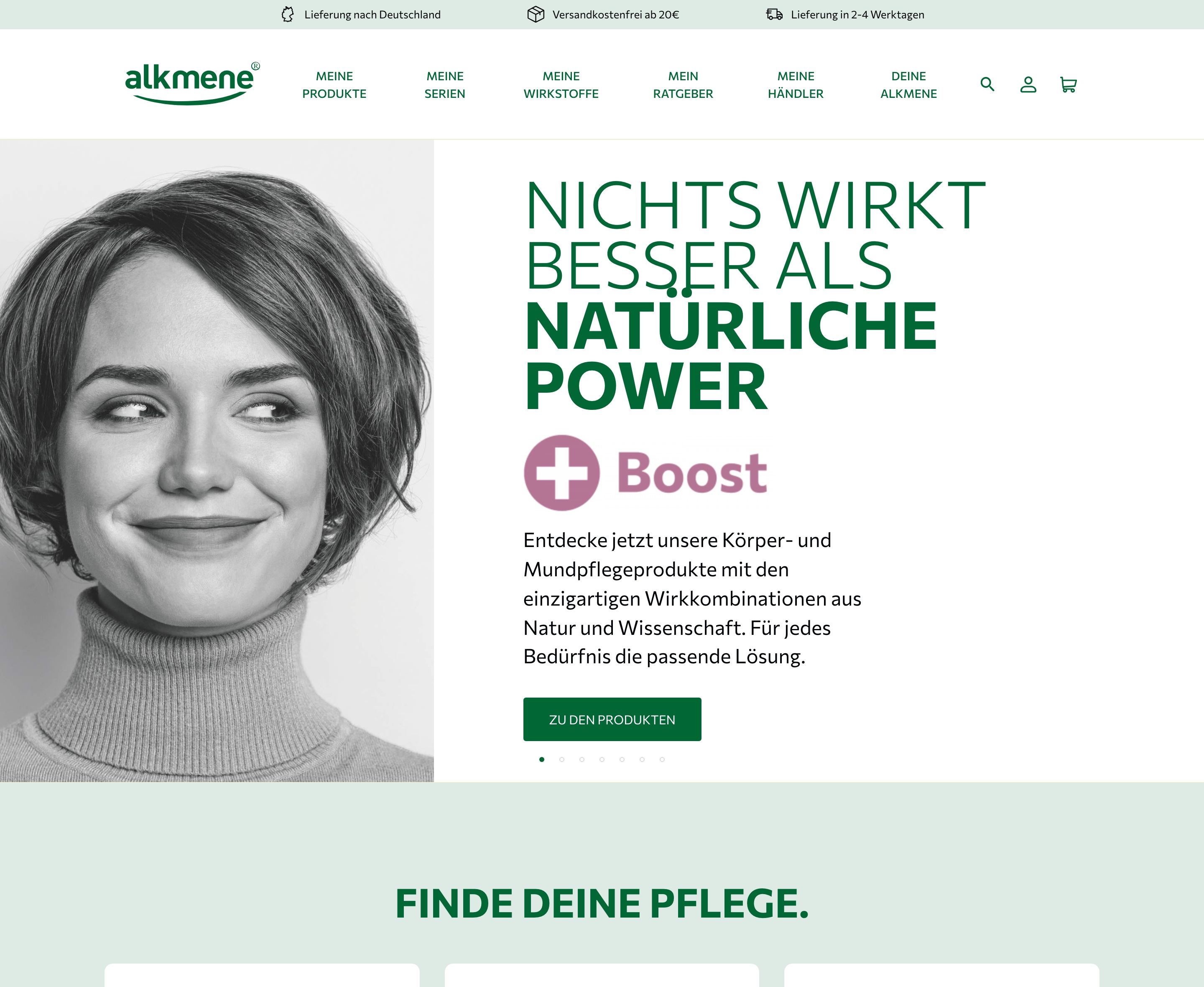 Startseite von alkmene.de: Bühne mit Porträt und Claim „Nichts wirkt besser als natürliche Power“